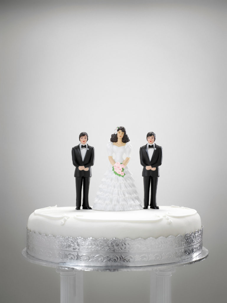 Wedding figurines on a wedding cake